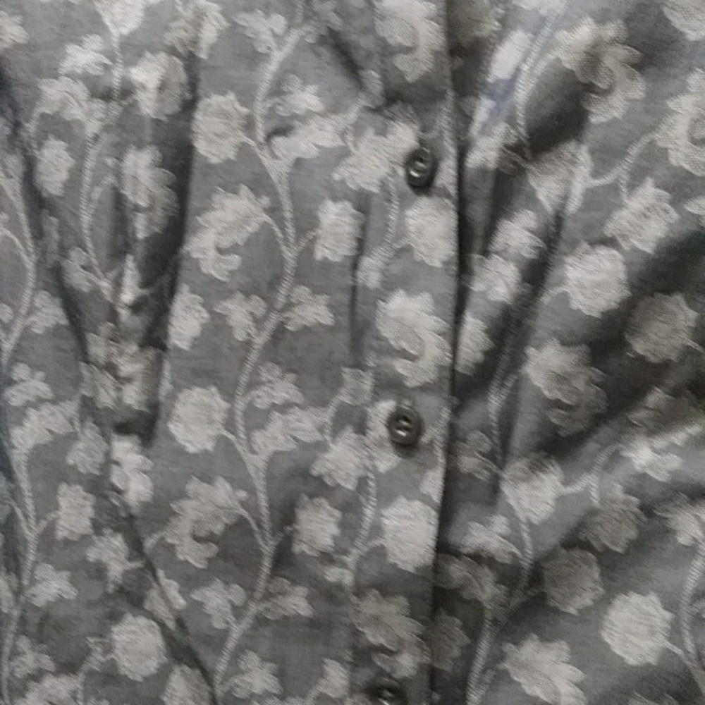 Chico's Classic Wrinkle Resistant Button-Down Blo… - image 3